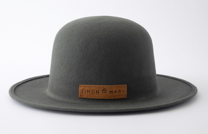 Roberto Hat